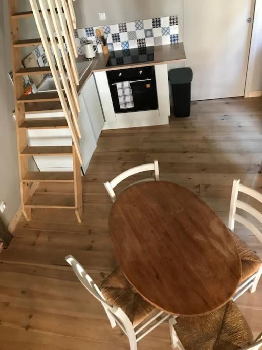 Petite Maison Medievale 帕塞内 外观 照片