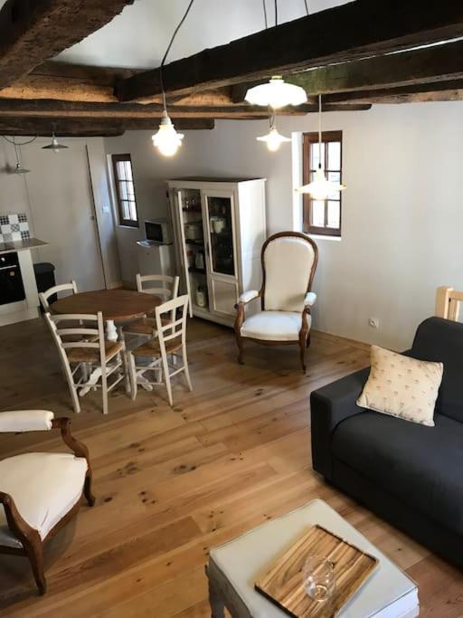 Petite Maison Medievale 帕塞内 外观 照片