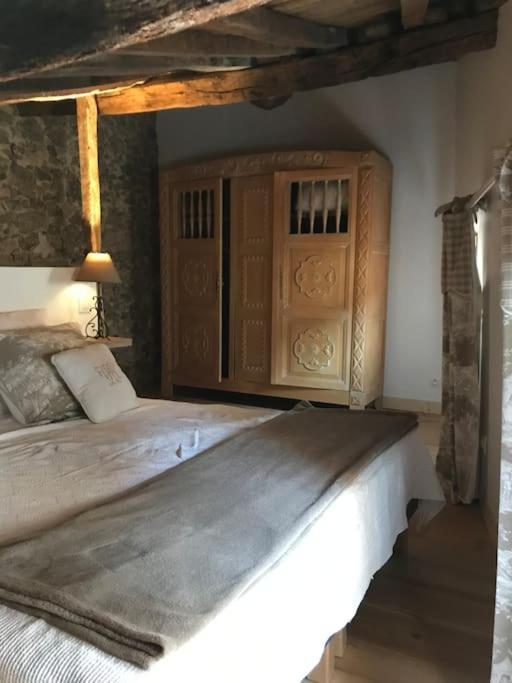 Petite Maison Medievale 帕塞内 外观 照片