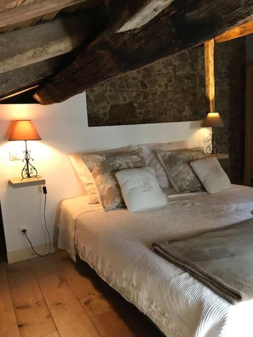 Petite Maison Medievale 帕塞内 外观 照片