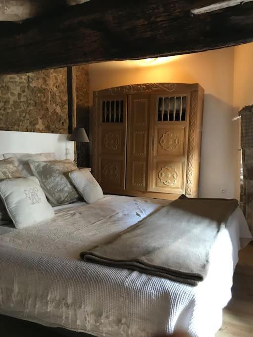 Petite Maison Medievale 帕塞内 外观 照片