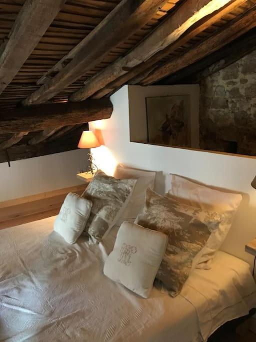 Petite Maison Medievale 帕塞内 外观 照片