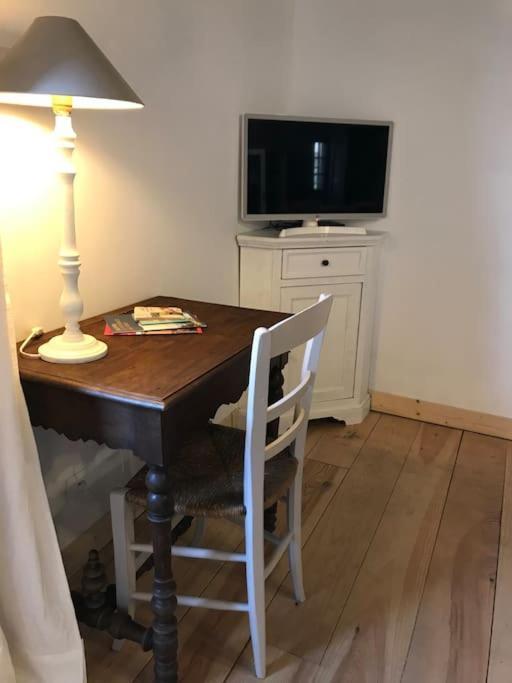 Petite Maison Medievale 帕塞内 外观 照片