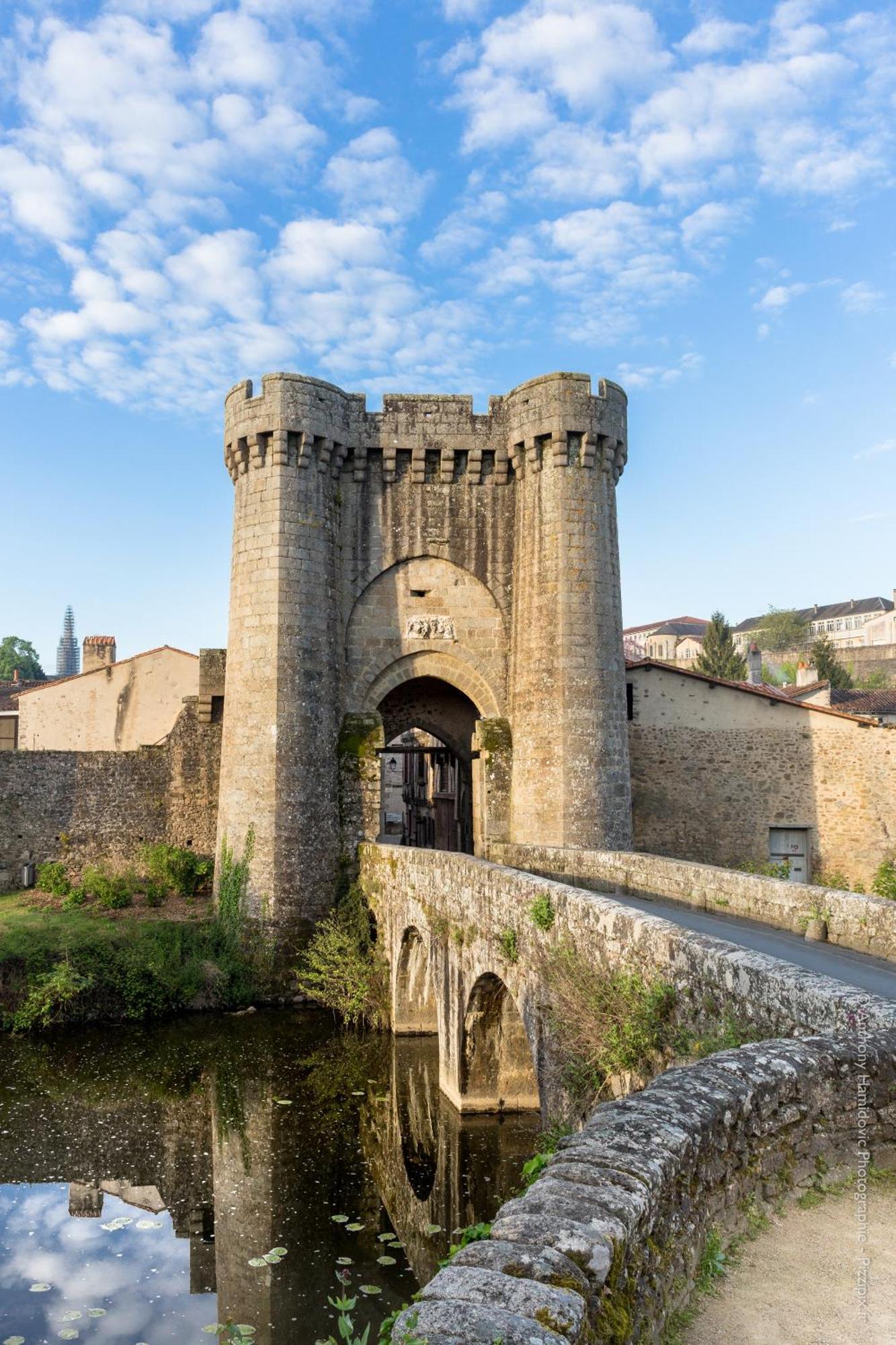 Petite Maison Medievale 帕塞内 外观 照片