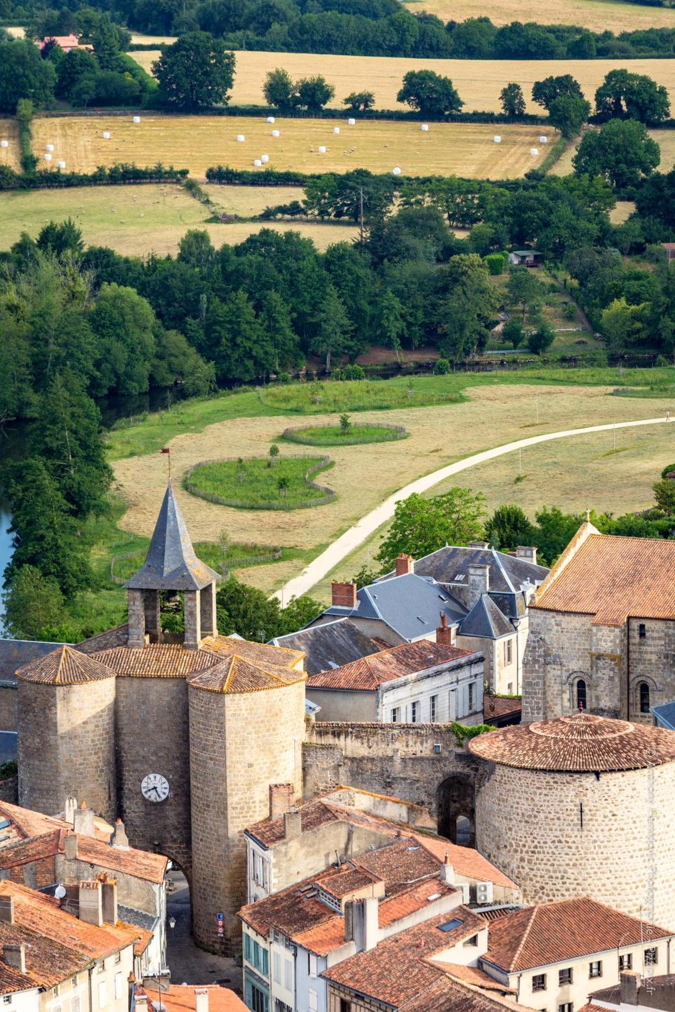 Petite Maison Medievale 帕塞内 外观 照片