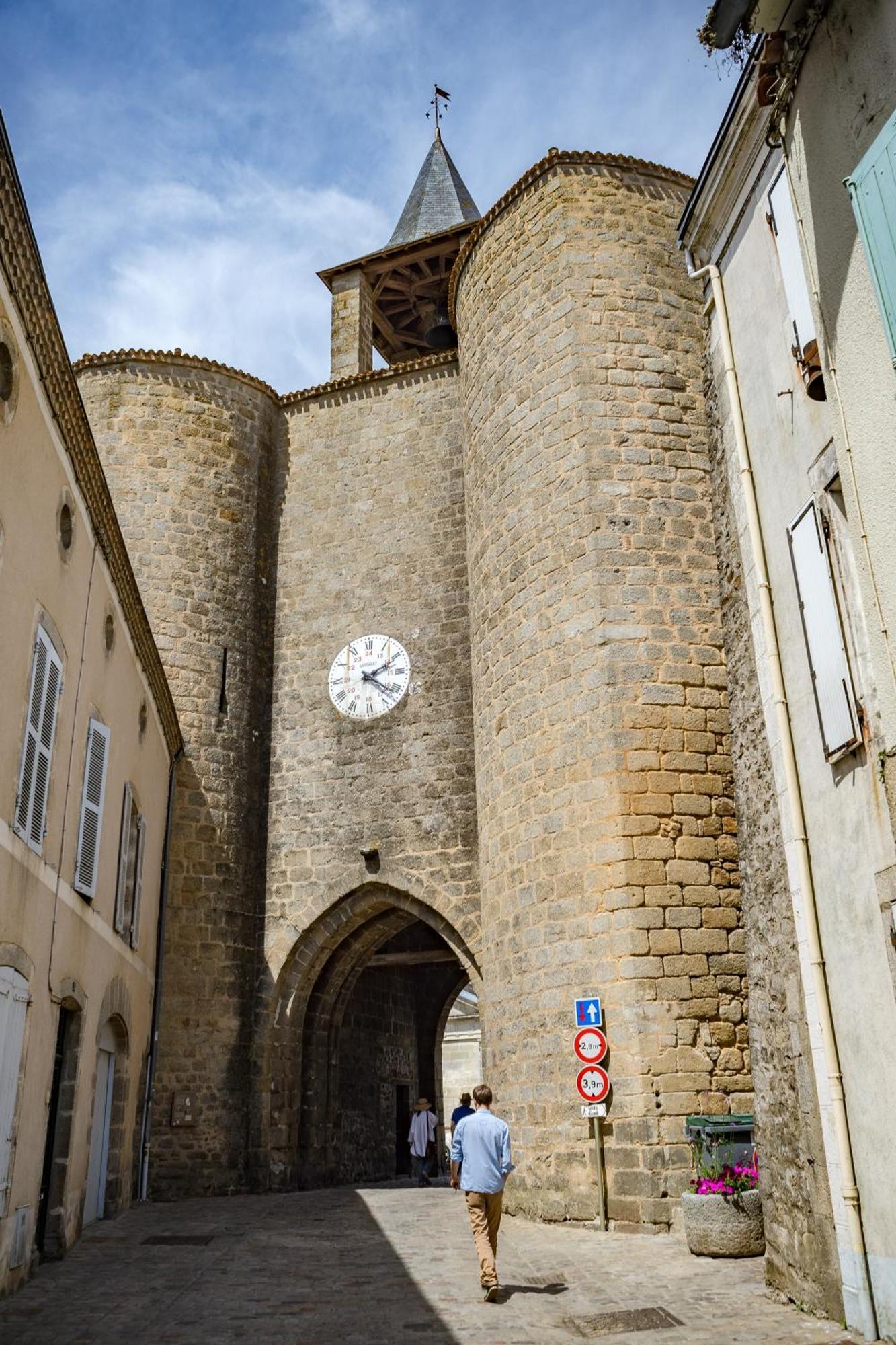 Petite Maison Medievale 帕塞内 外观 照片